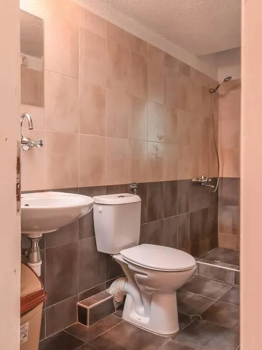 Spacious And Cozy 3 Bedroom Apartment In Downtown Sofia
